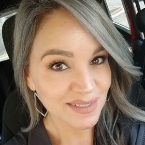 Meet your Posher, Cinia